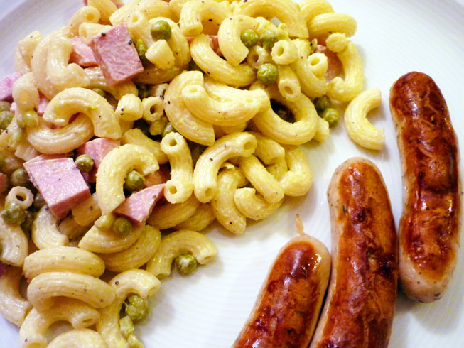 nudelsalatmitrostbratwc3bcrstchen